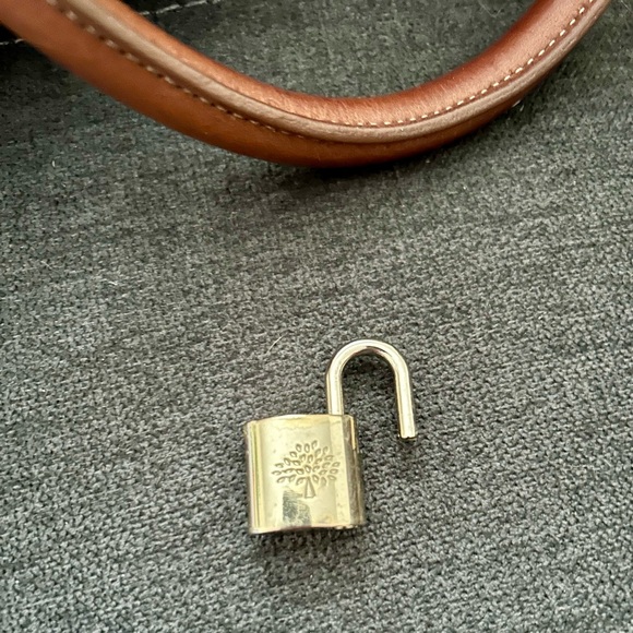 Mulberry Brown Floral Interior - Picture 11 of 14